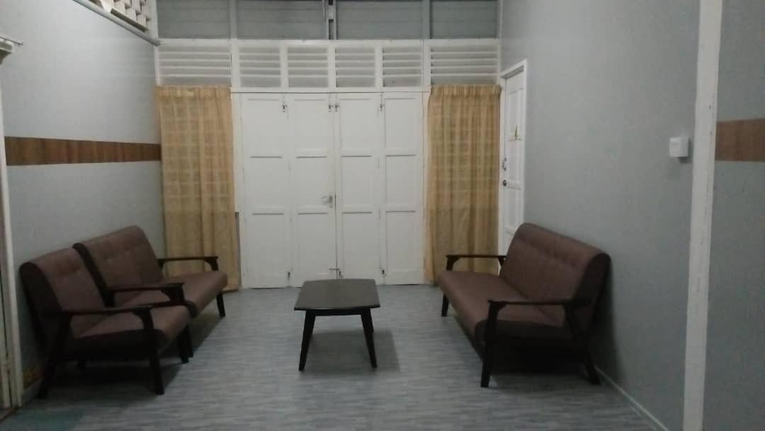 Ila Homestay Kuala Besut Jetty Eksteriør billede